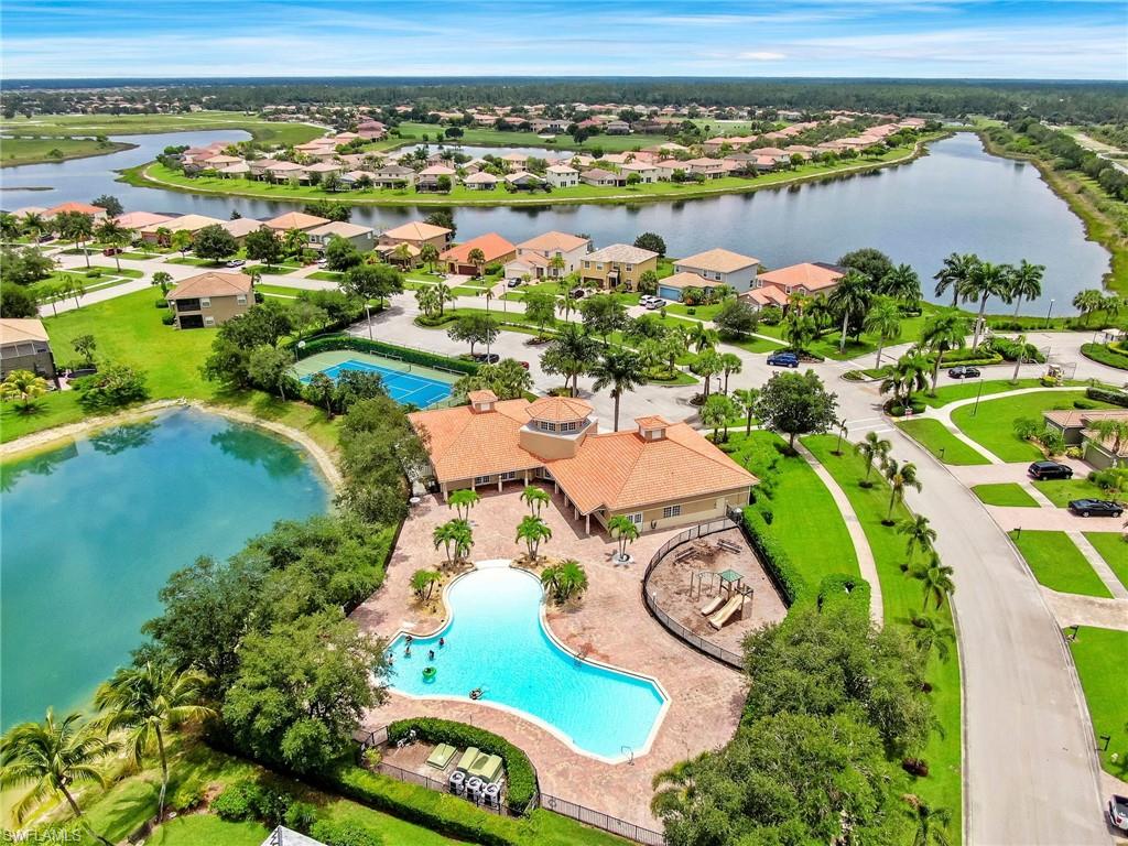 VALENCIA LAKES - Residential