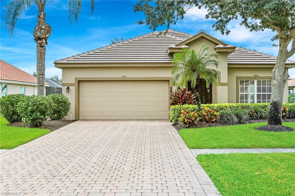 VALENCIA LAKES - Residential