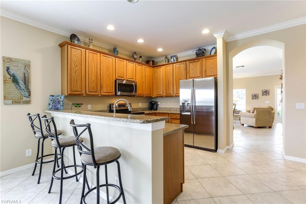 VALENCIA LAKES - Residential