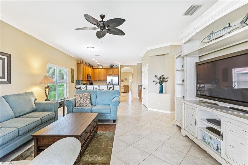 VALENCIA LAKES - Residential