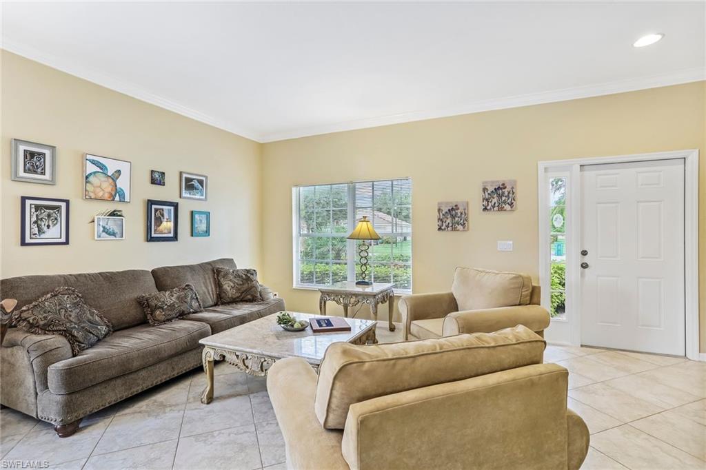 VALENCIA LAKES - Residential