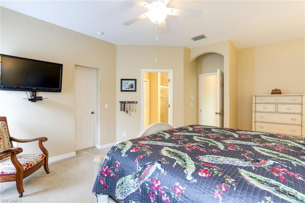 VALENCIA LAKES - Residential