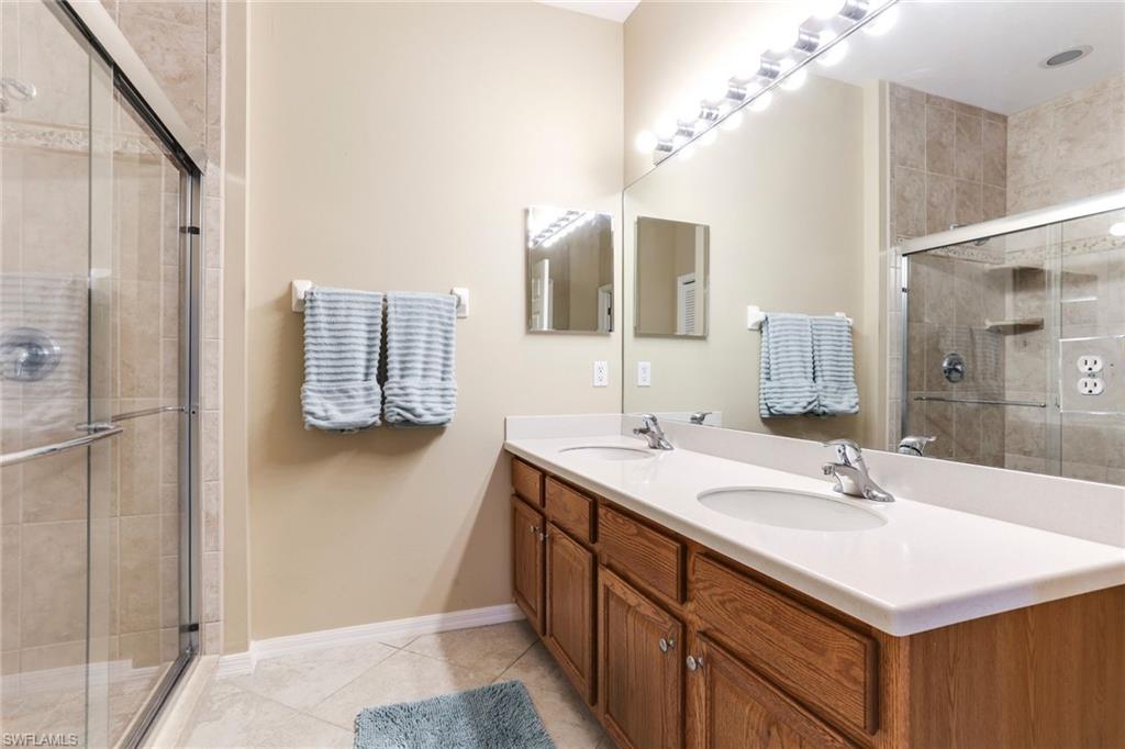 VALENCIA LAKES - Residential