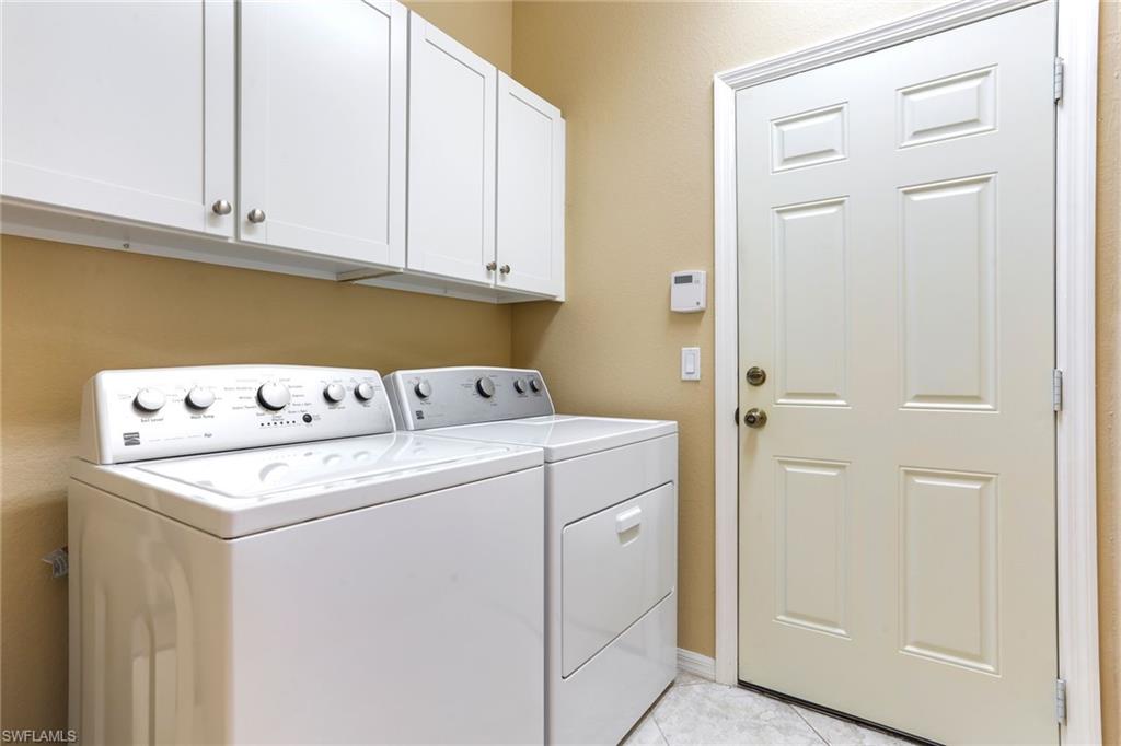 VALENCIA LAKES - Residential