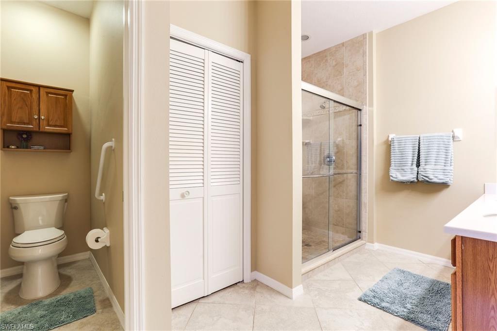 VALENCIA LAKES - Residential