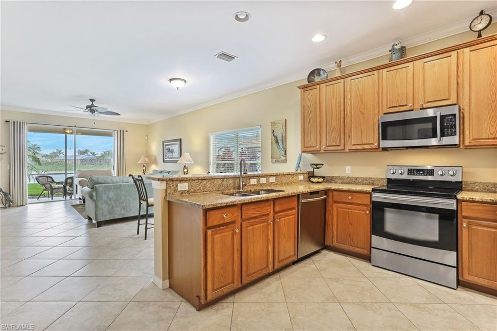 VALENCIA LAKES - Residential