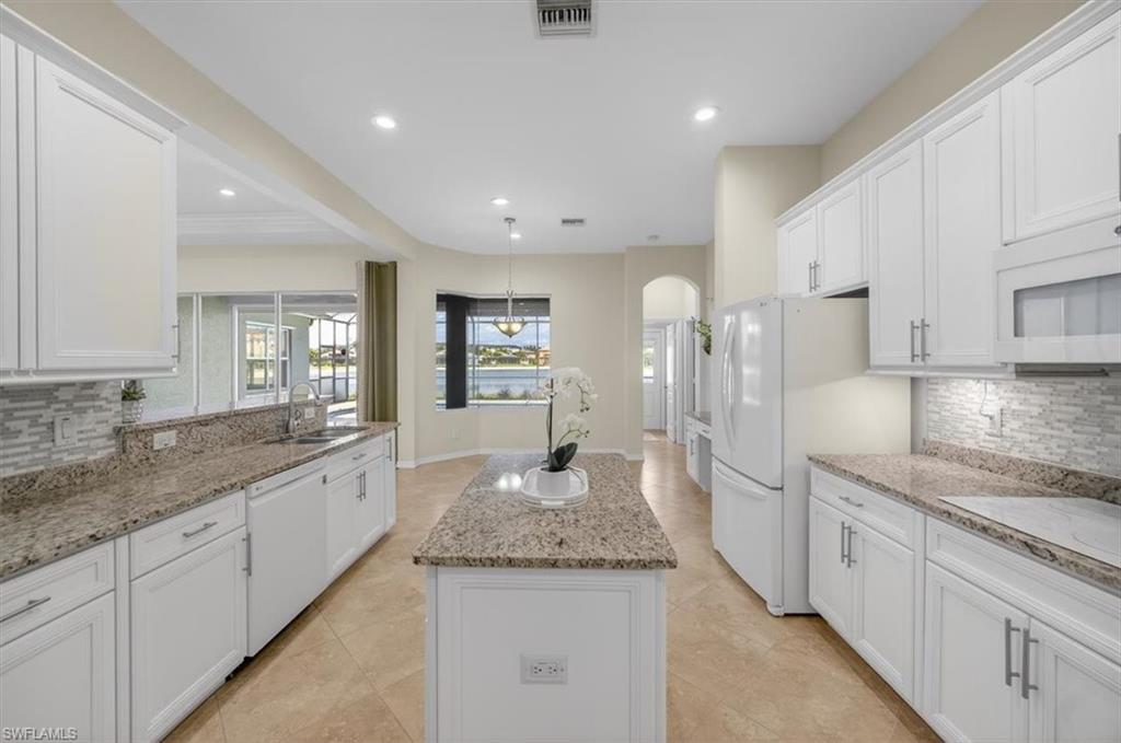 PROMENADE EAST - Residential