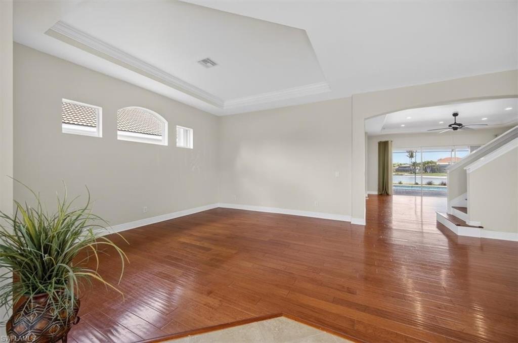 PROMENADE EAST - Residential