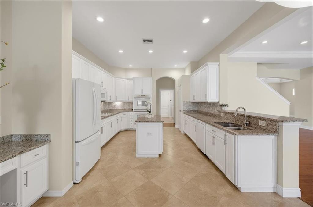 PROMENADE EAST - Residential