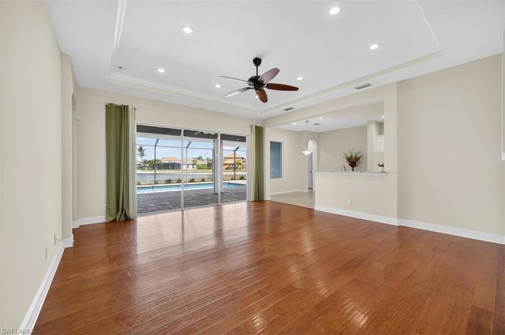 PROMENADE EAST - Residential