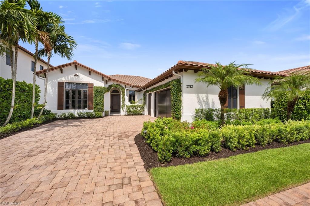 TRADITIONS - Residential