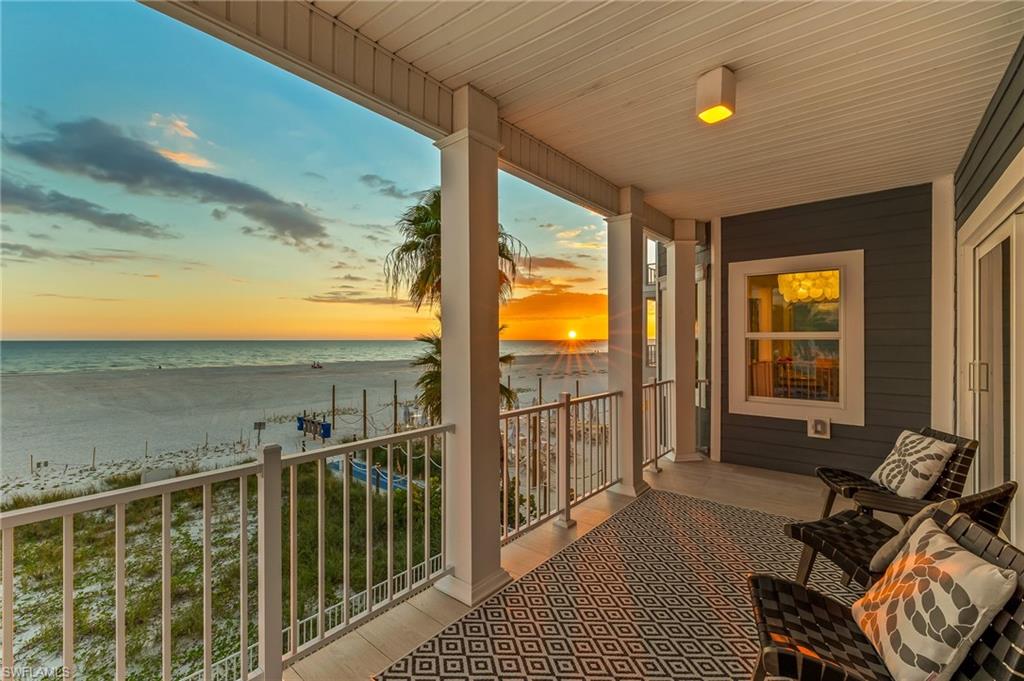 CRESCENT BEACH - Residential