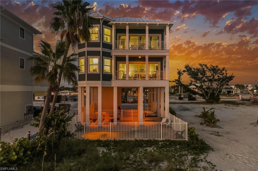 CRESCENT BEACH - Residential