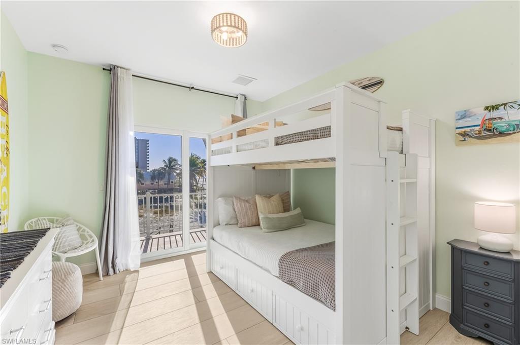 CRESCENT BEACH - Residential