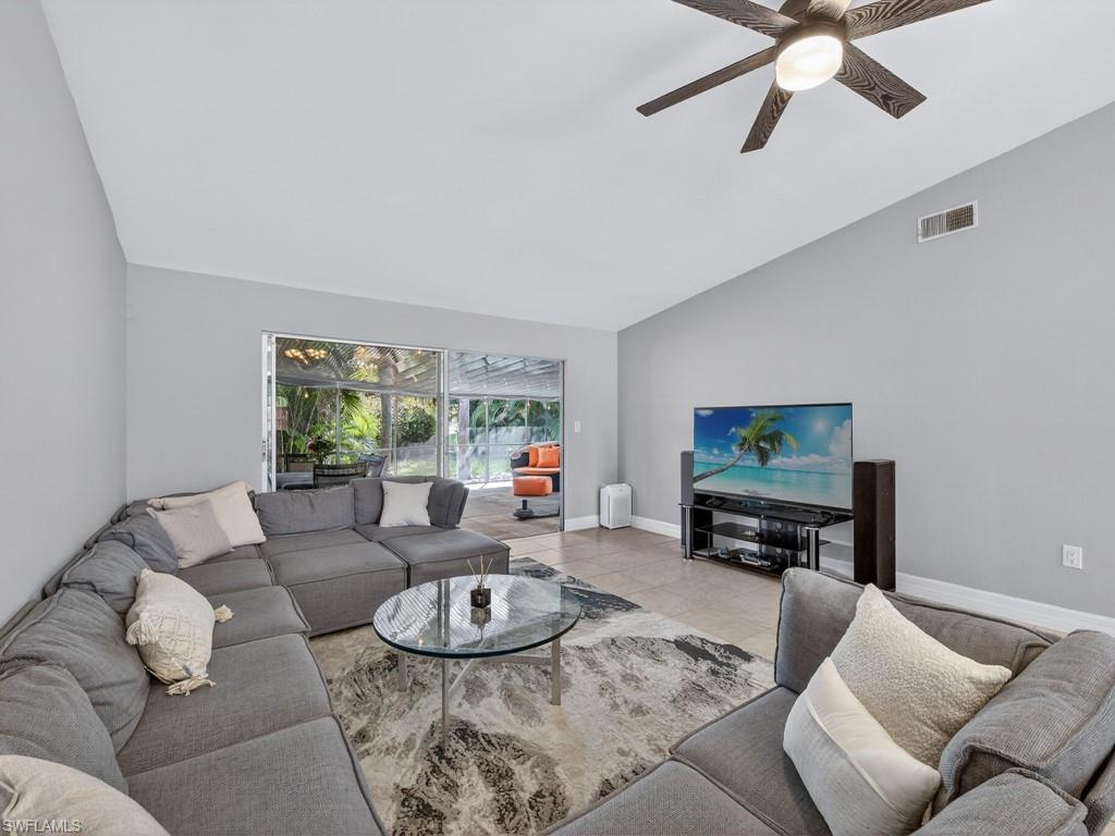 ROYAL WOODS - Residential