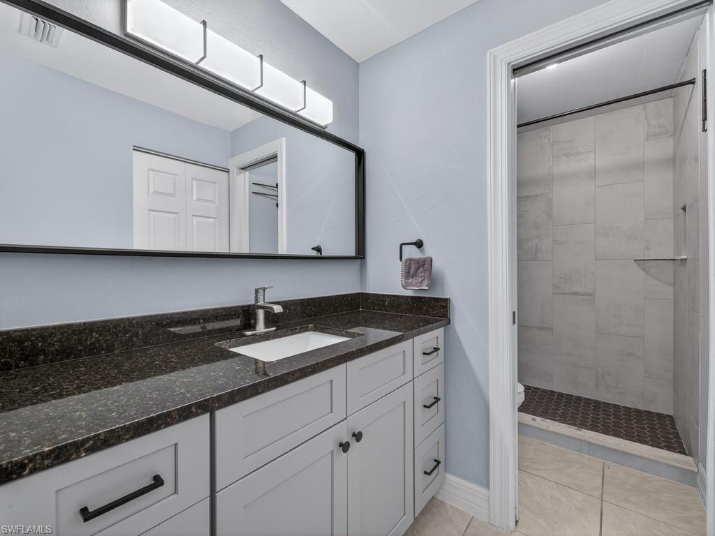 ROYAL WOODS - Residential