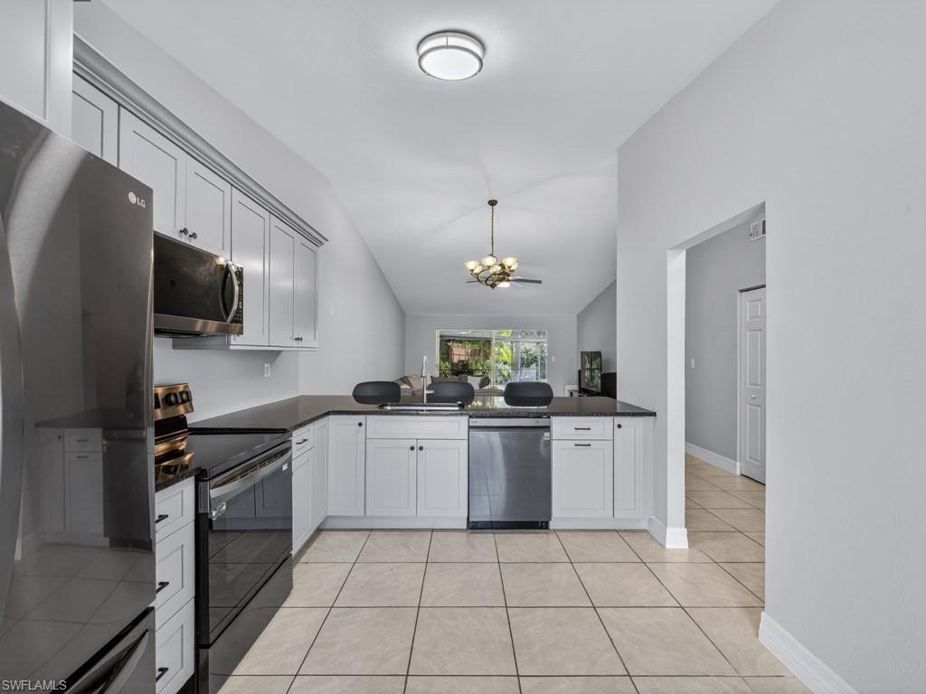 ROYAL WOODS - Residential