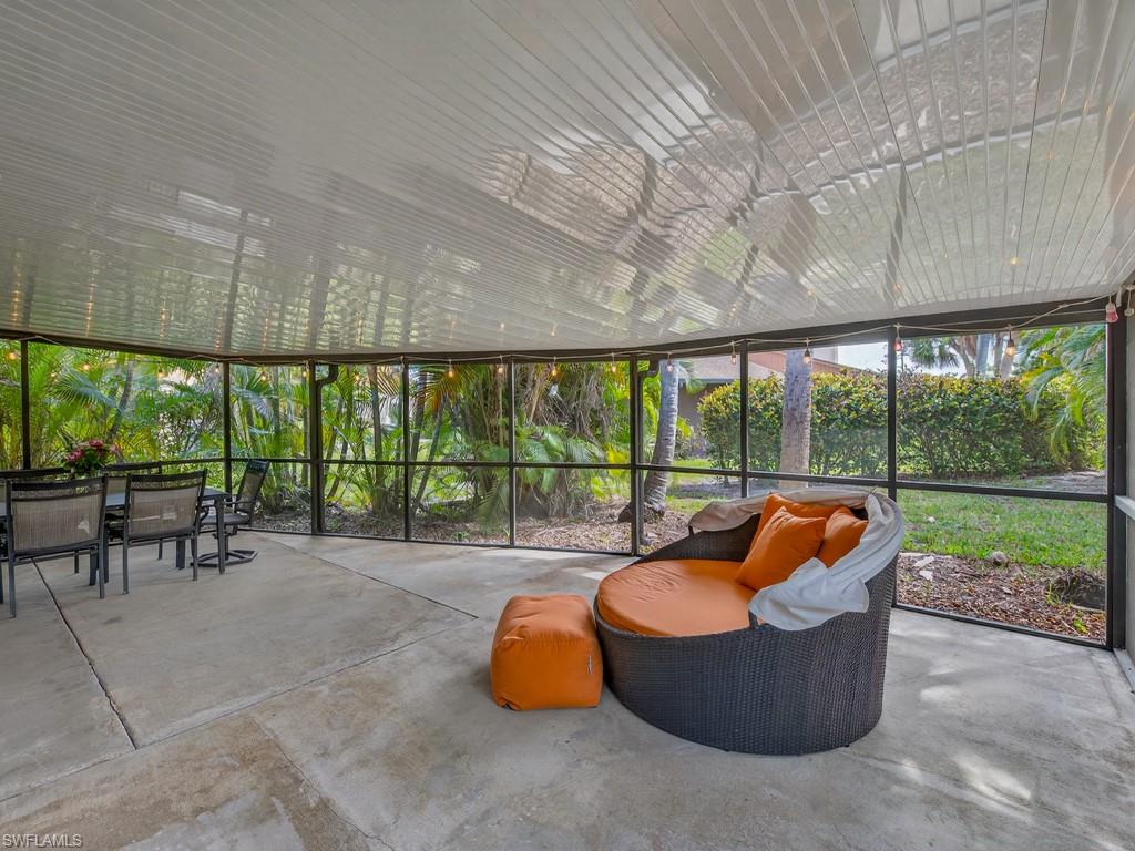 ROYAL WOODS - Residential