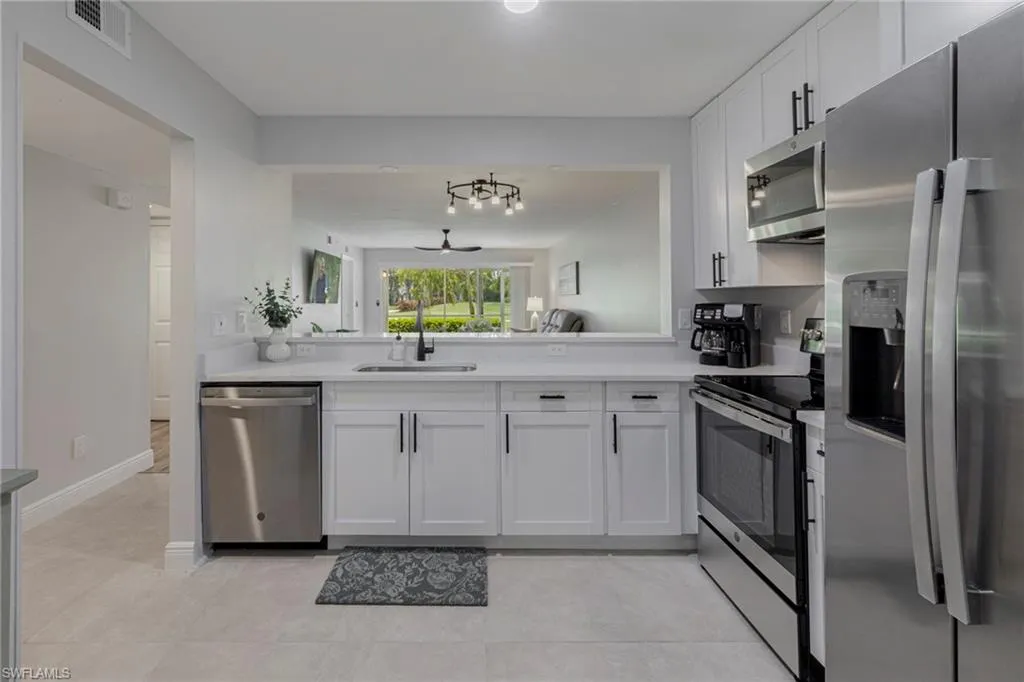 Naples, Florida 34104, United States, 2 Bedrooms Bedrooms, ,2 BathroomsBathrooms,Residential,Active,48638