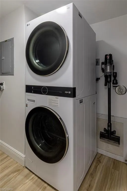 Naples, Florida 34104, United States, 2 Bedrooms Bedrooms, ,2 BathroomsBathrooms,Residential,Active,48638