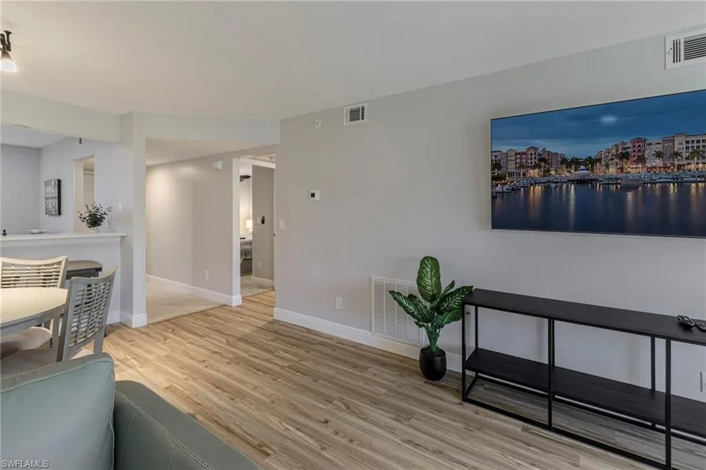 Naples, Florida 34104, United States, 2 Bedrooms Bedrooms, ,2 BathroomsBathrooms,Residential,Active,48638