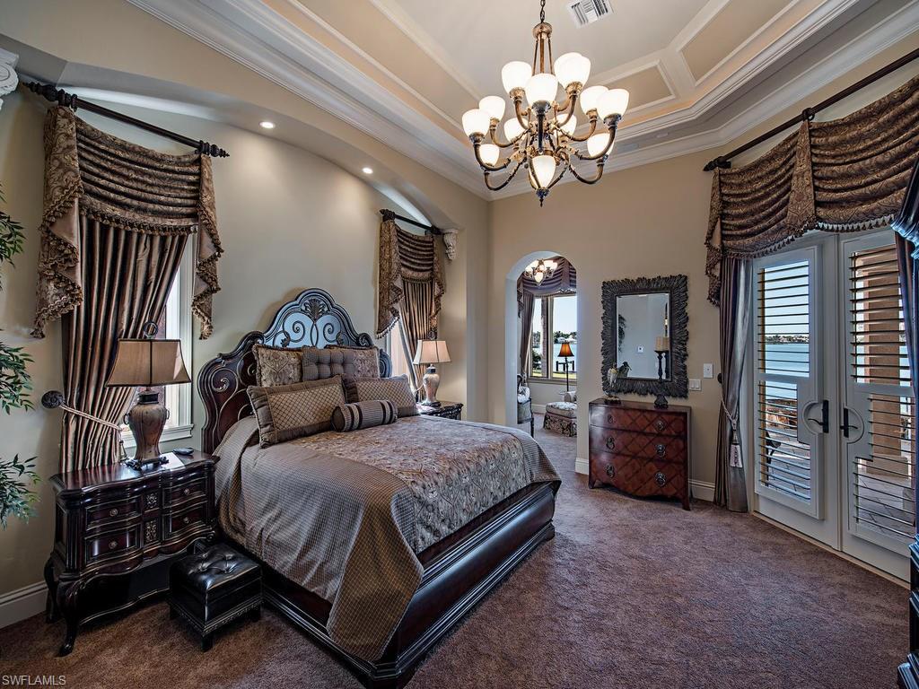 MARCO BEACH - Residential