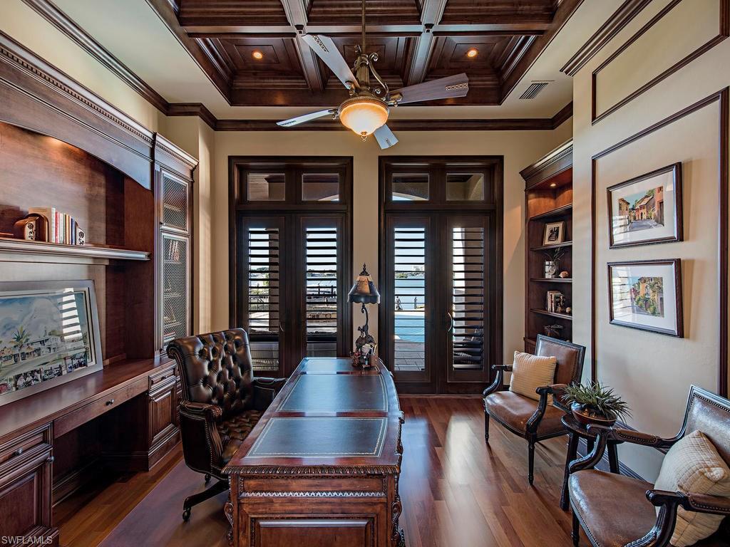 MARCO BEACH - Residential