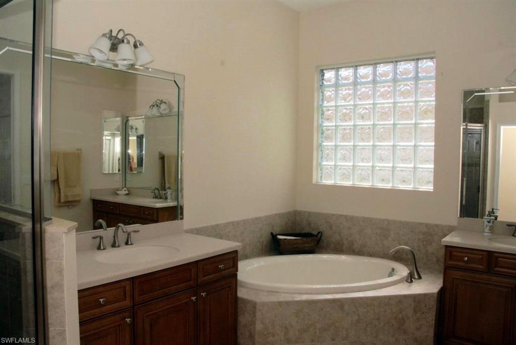 HERITAGE BAY - Residential