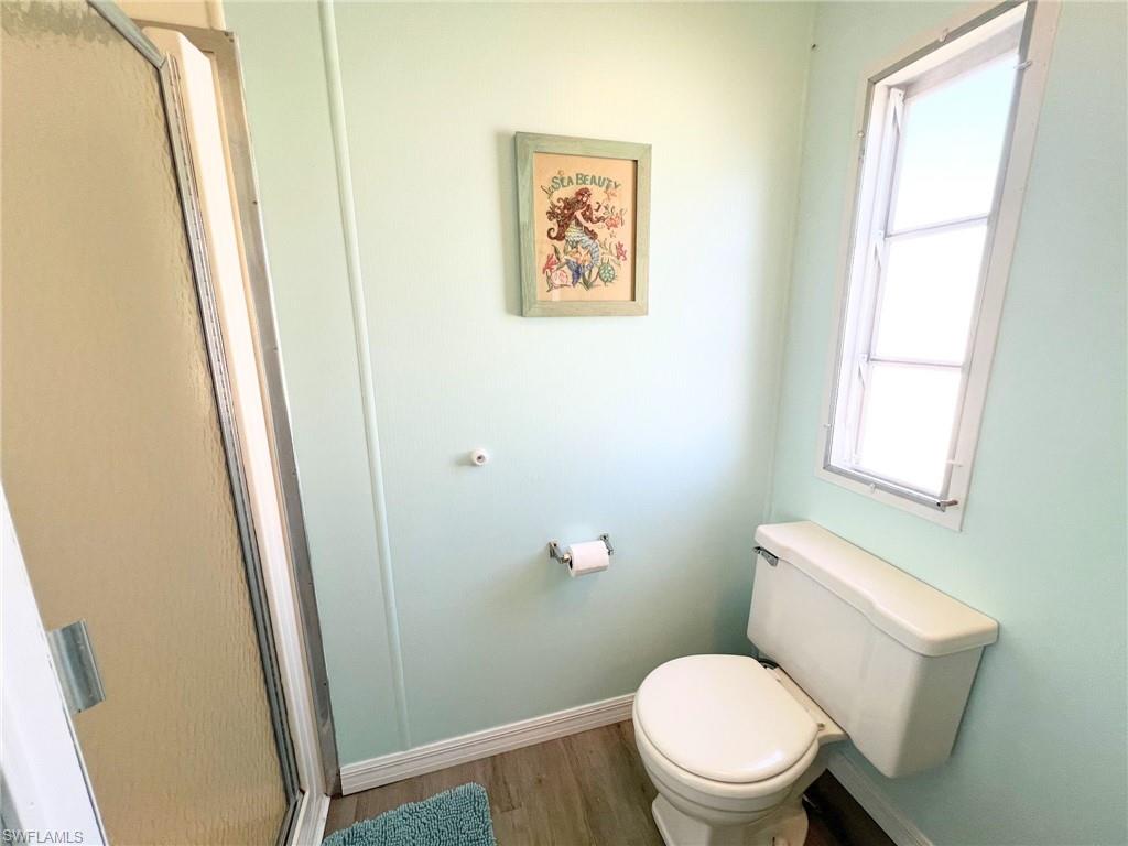 HOLIDAY MANOR - Residential