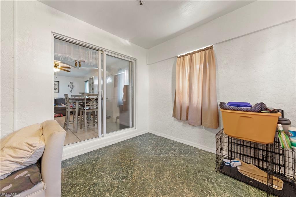 FORT MYERS SHORES - Residential