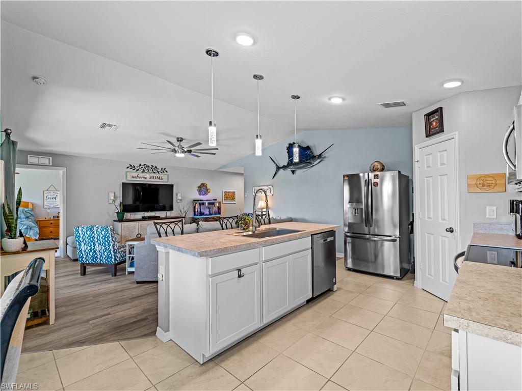 CAPE CORAL - Residential