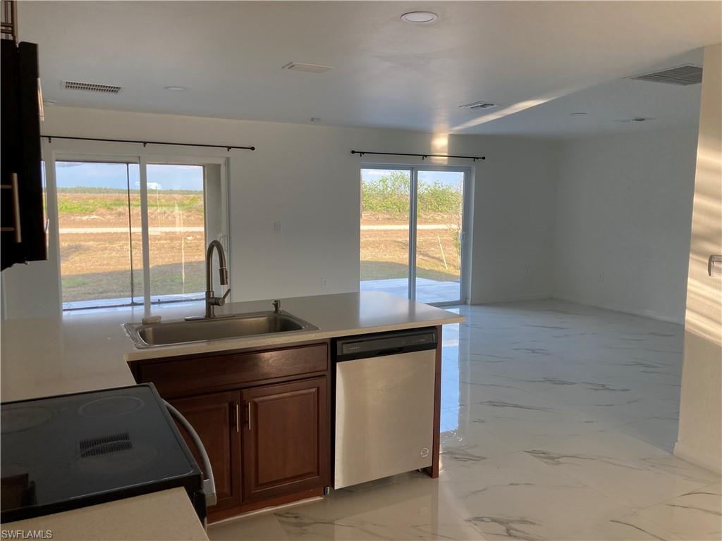 BANYAN VILLAGE - Residential