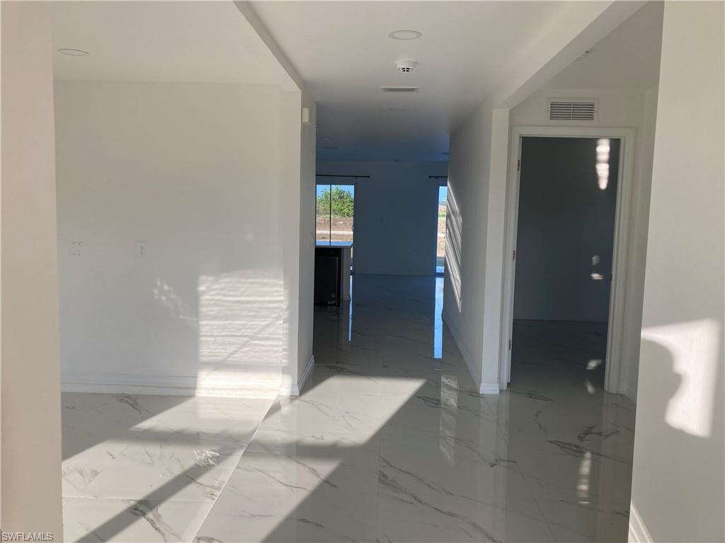 BANYAN VILLAGE - Residential