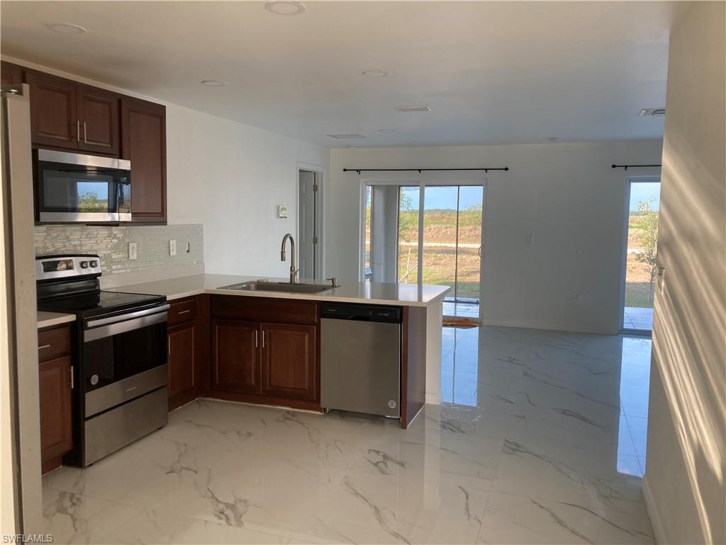 BANYAN VILLAGE - Residential