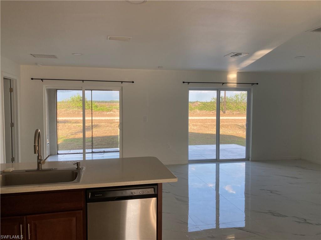 BANYAN VILLAGE - Residential