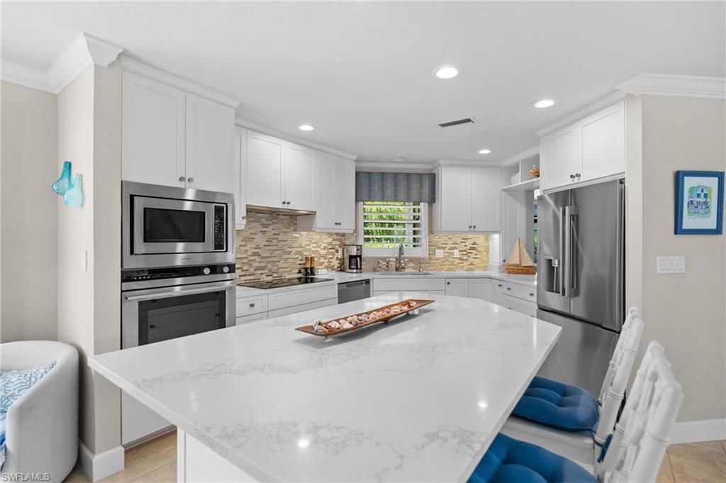 VILLAS OF PARK SHORE - Residential