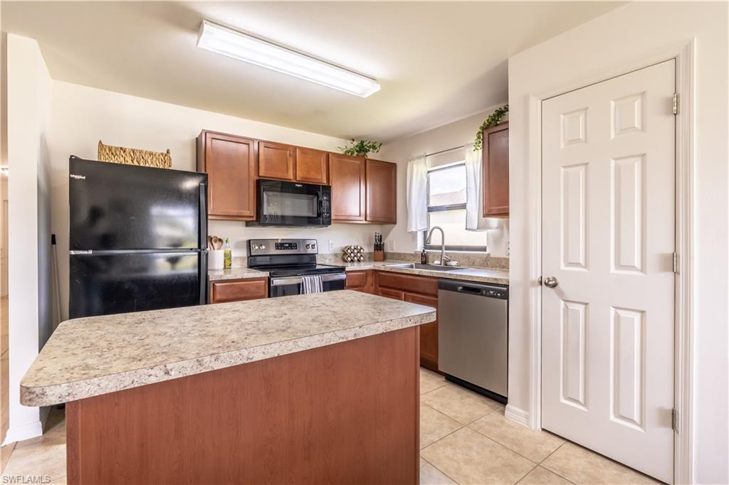 SHADOW LAKES - Residential