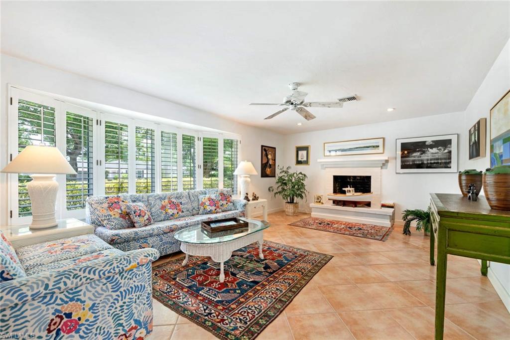 MOORINGS - Residential