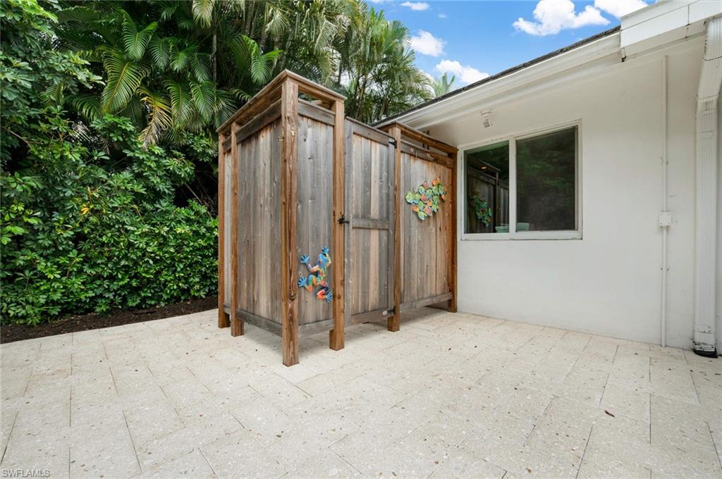 MOORINGS - Residential