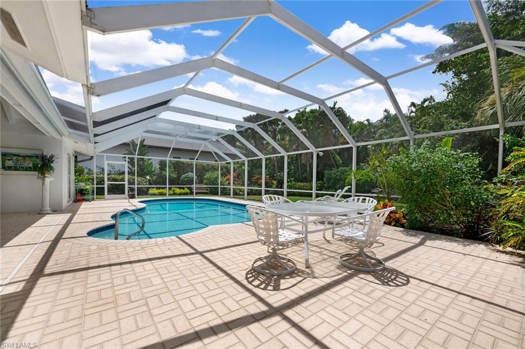 MOORINGS - Residential