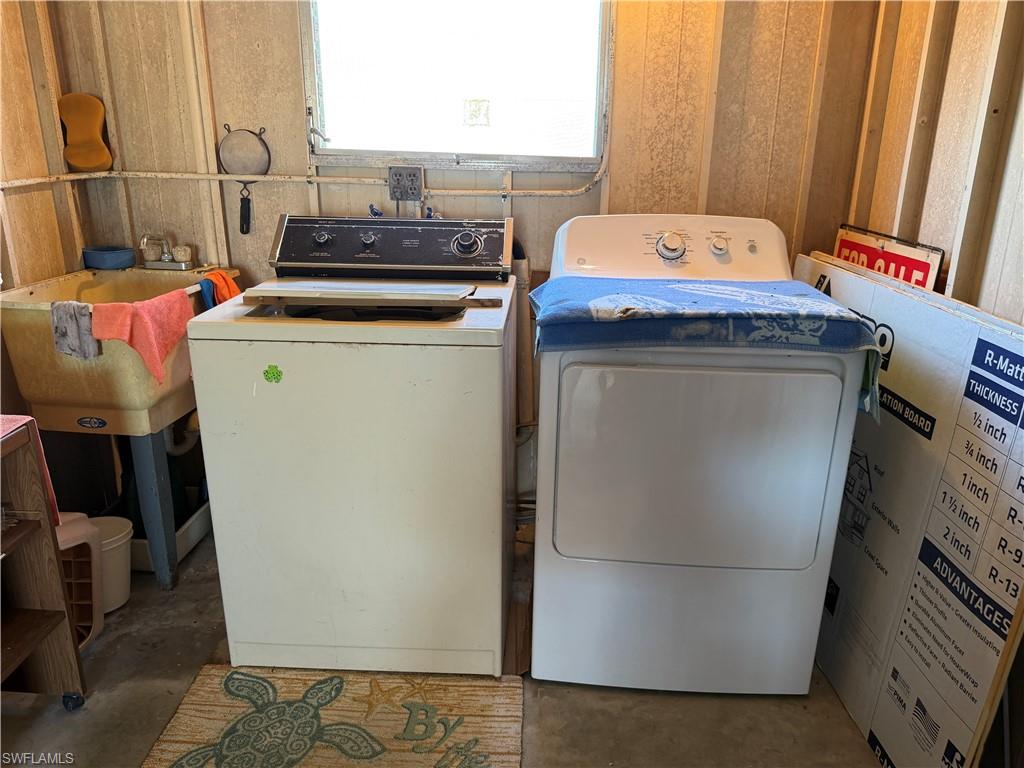 CARRIAGE VILLAGE - Residential