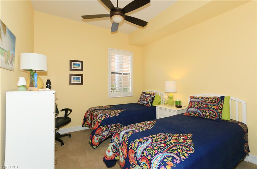 COACH HOMES AT HERITAGE BAY - Residential