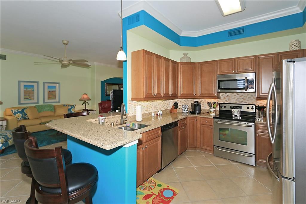 COACH HOMES AT HERITAGE BAY - Residential