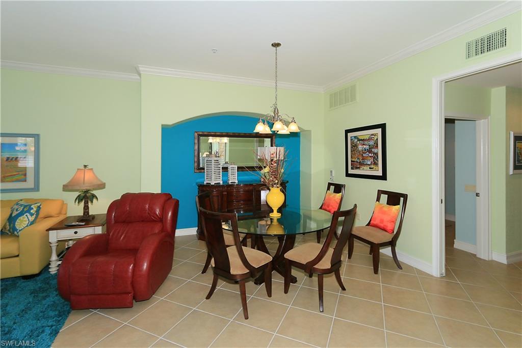 COACH HOMES AT HERITAGE BAY - Residential