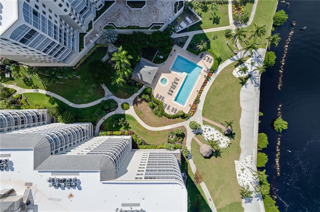 THE SHORES - Residential