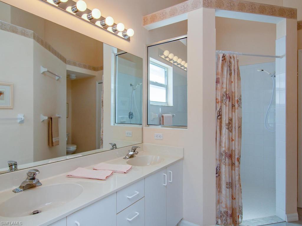 NORTHSHORE LAKE VILLAS - Residential