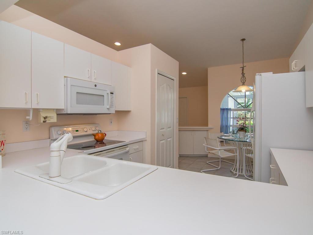 NORTHSHORE LAKE VILLAS - Residential