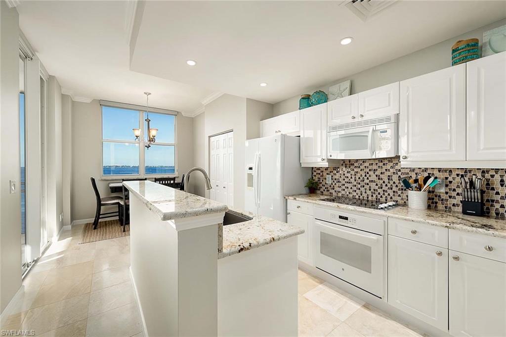 THE SHORES - Residential