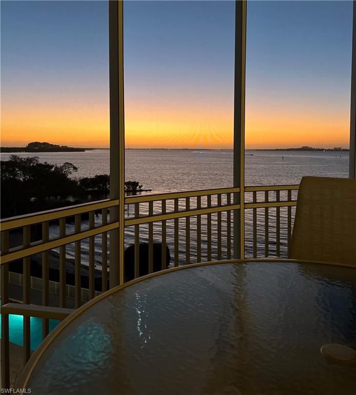 THE SHORES - Residential