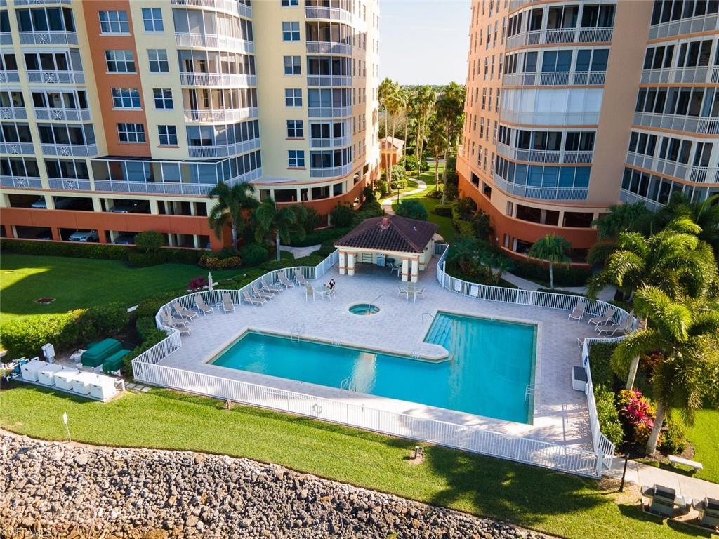 THE SHORES - Residential